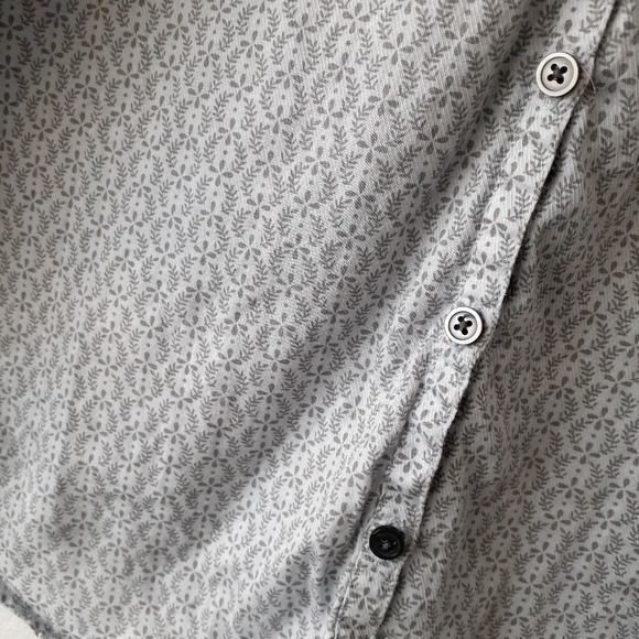 Old Navy Blouse - Picture 5 of 8